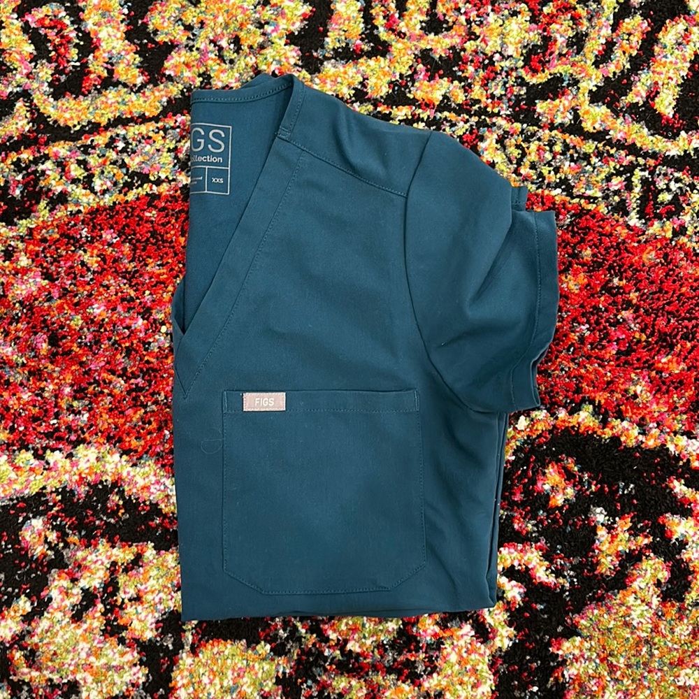 Figs Scrub Top
